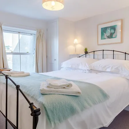 3 Bed In Polruan Pc009 *